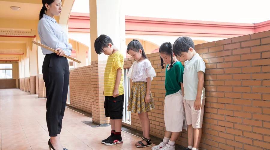 九成受访中小学生家长认为老师管教学生理所当然