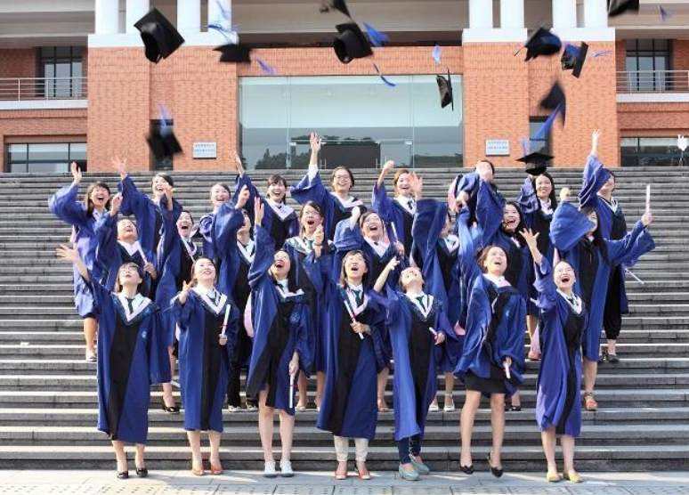广东省鼓励清北“学霸”当中小学教师