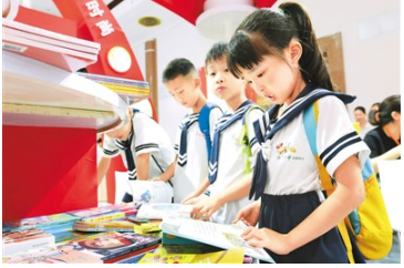 媒体关注家长选书难：有些童书不适合孩子 专家提倡分级阅读