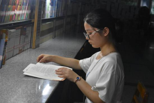 留守女孩报北大考古：老师很意外 历史成绩不突出