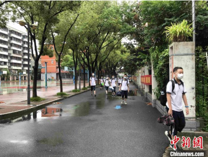 武汉15.8万名初一、初二学生返校复课